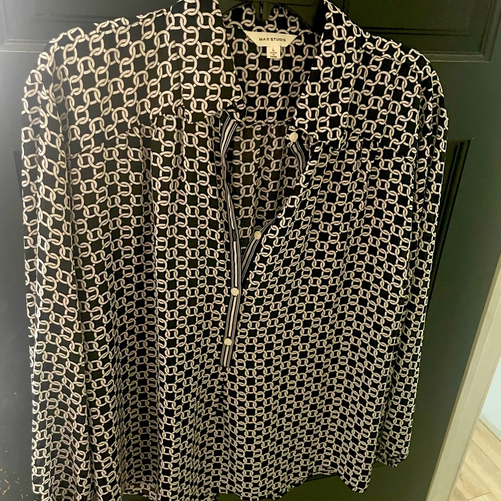 Max Studio blouse size large, black & white. A stunner, looks like a Chanel